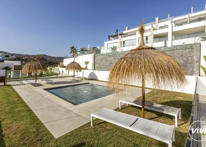 Zoey - Pool, Gym, Terrace & Golf