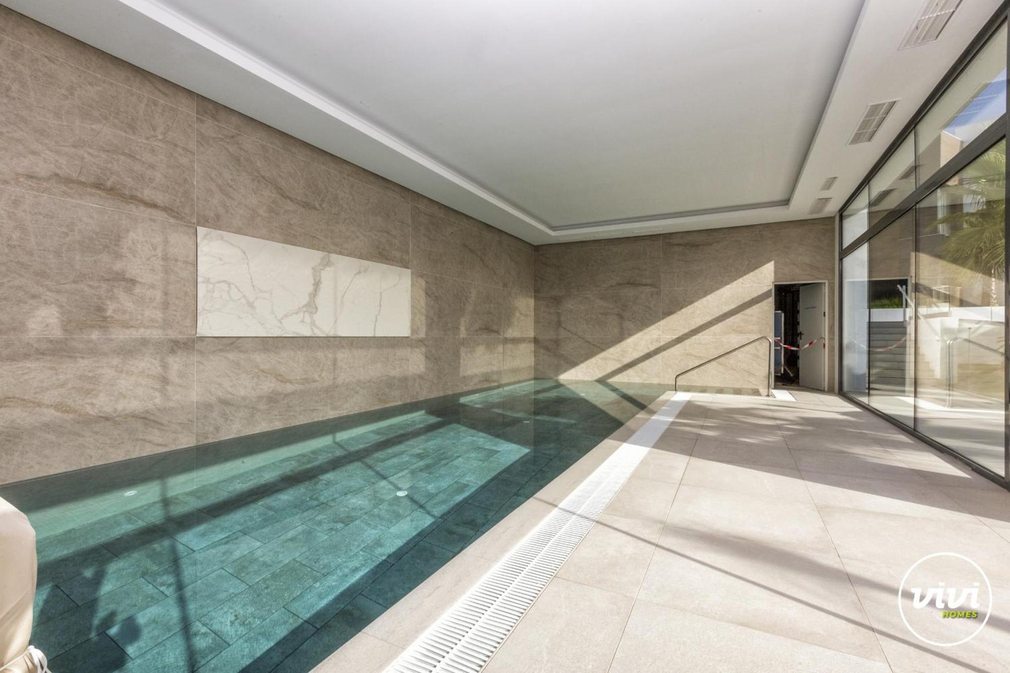 Zoey - Pool, Gym, Terrace & Golf