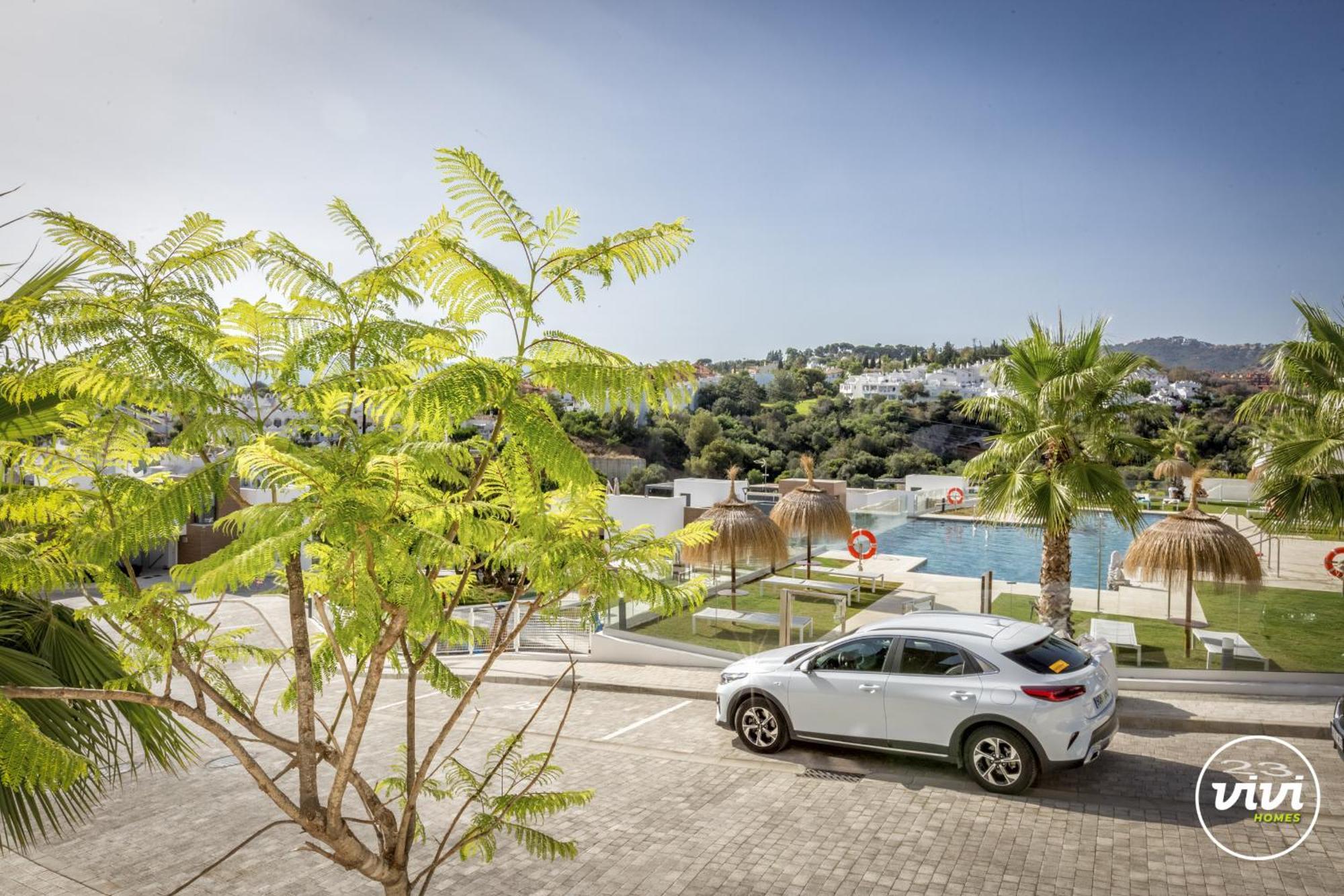Zoey - Pool, Gym, Terrace & Golf Holiday home