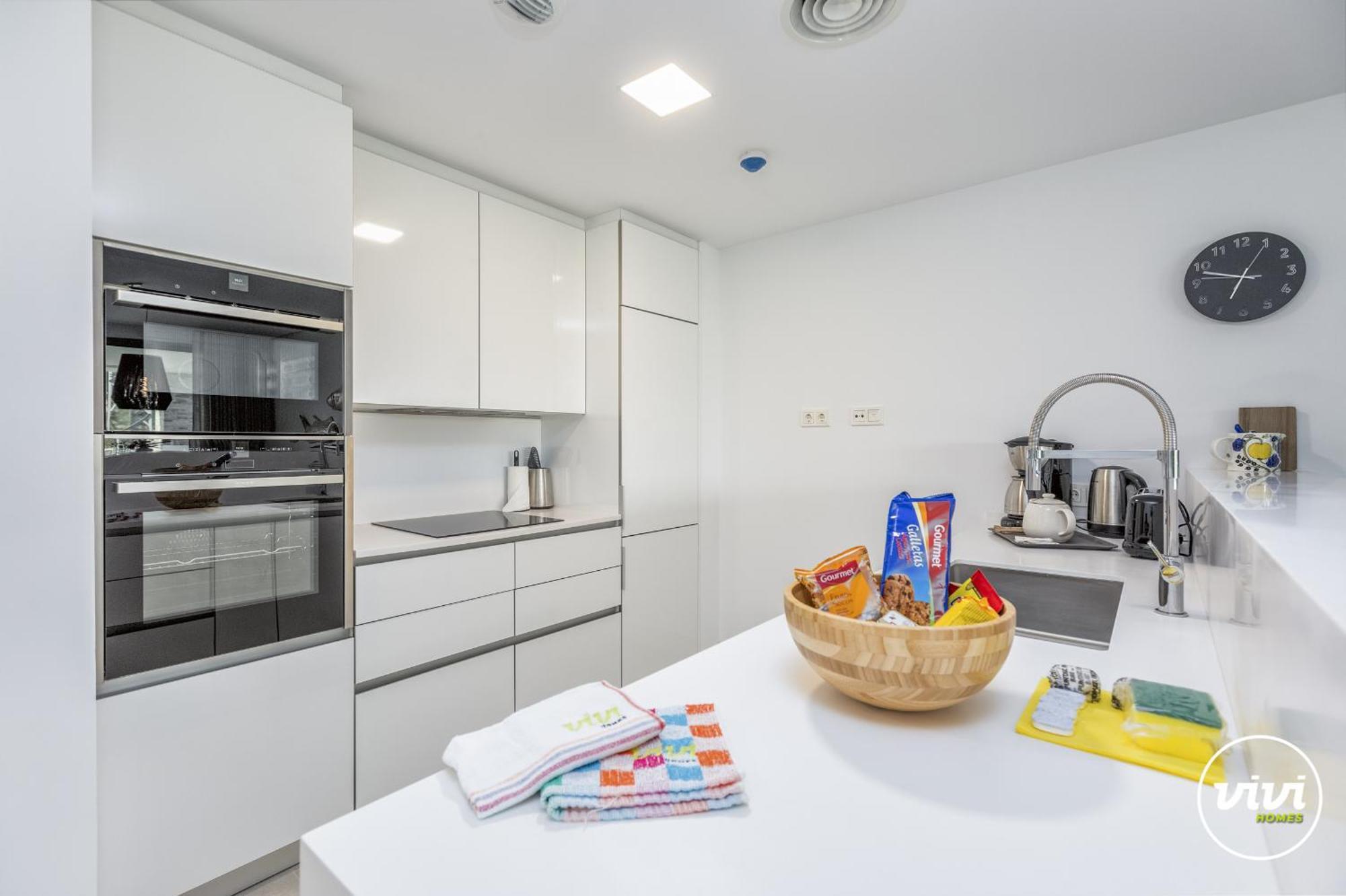 Zoey - Pool, Gym, Terrace & Golf Holiday home