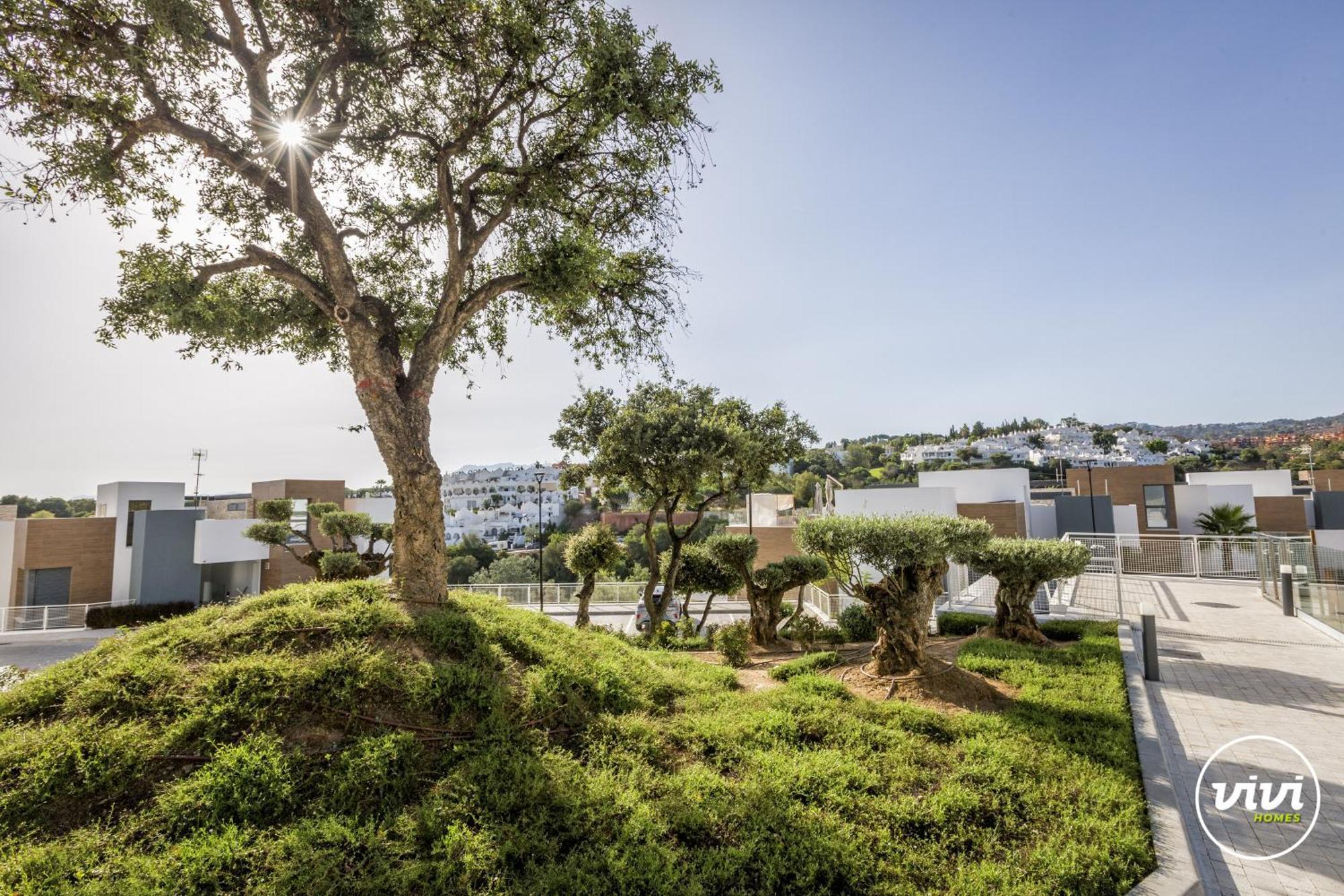 Zoey - Pool, Gym, Terrace & Golf