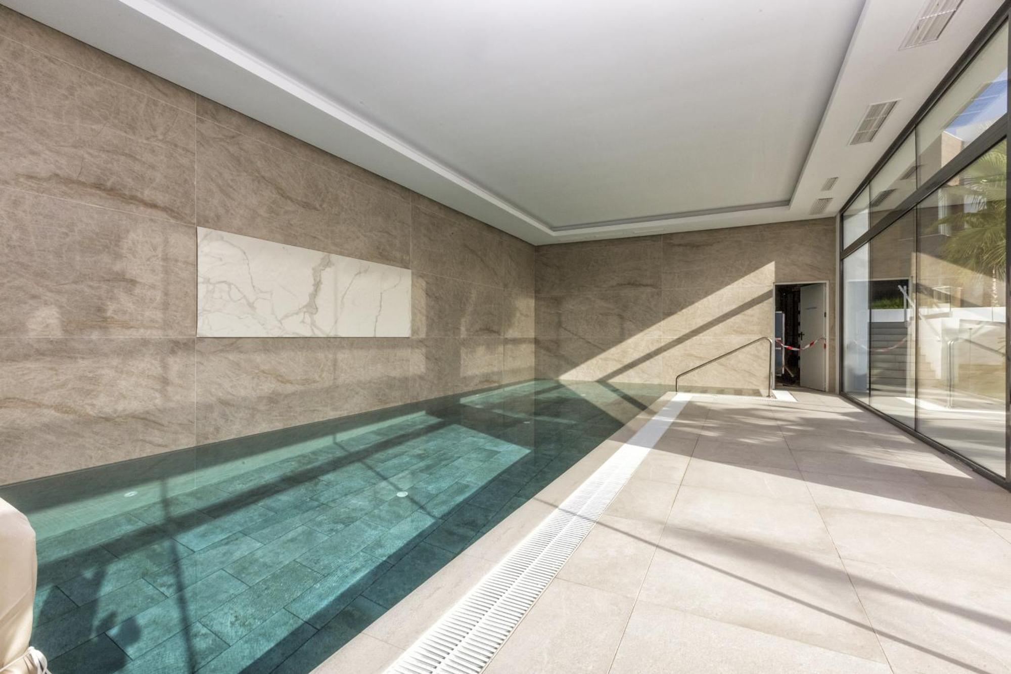 Zoey - Pool, Gym, Terrace & Golf Holiday home
