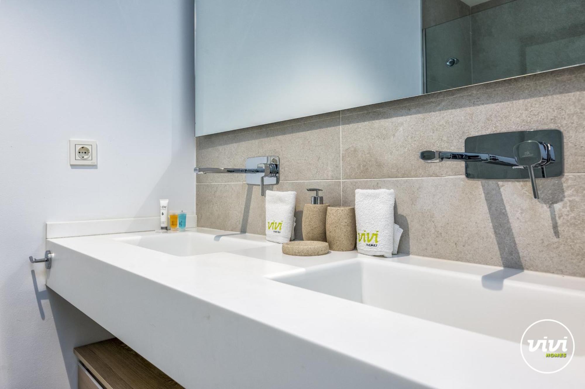 Ferienhaus Zoey - Pool, Gym, Terrace & Golf